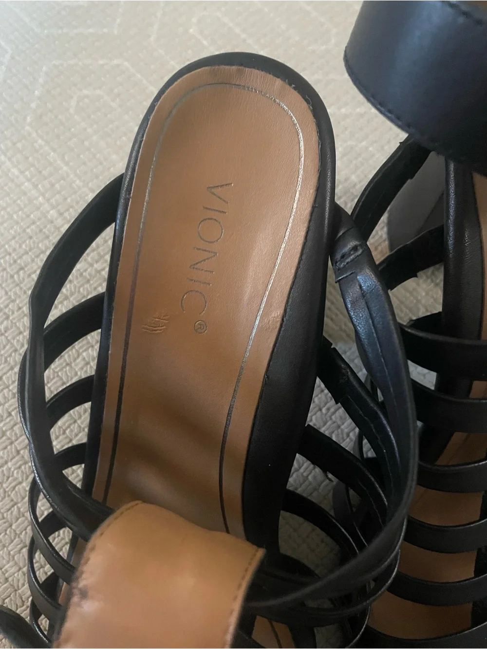 Vionic Black Sami caged Strappy Block Heel Sandals NWOT tags